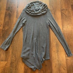 Gray full sleeve top